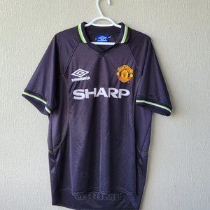 Vintage Manchester United UMBRO 1998/1999 Size “M” Football Soccer Jersey